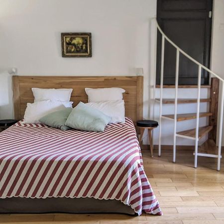 Le Clos Du Perret Chaussan ภายนอก รูปภาพ